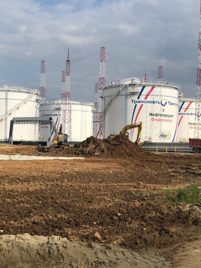 Вывоз и утилизация строительных отходов и грунта в рамках реконструкции нефтебазы «Транснефть»